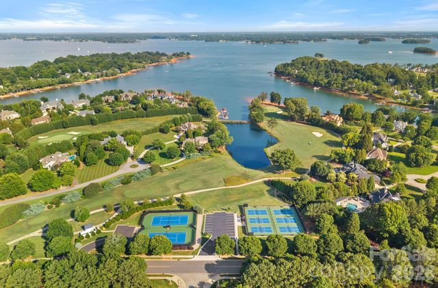 114 Thurstons Way, Mooresville, NC 28117