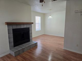 8705 Schick RD D, Austin, TX 78729