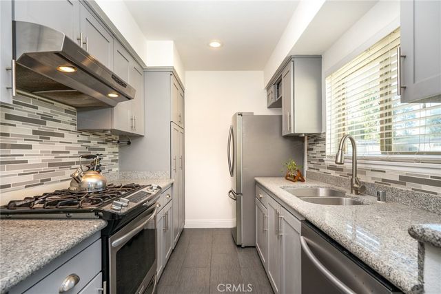 6041 Fountain Park Street 9, Woodland Hills, CA 91367