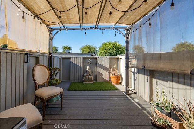 6041 Fountain Park Street 9, Woodland Hills, CA 91367