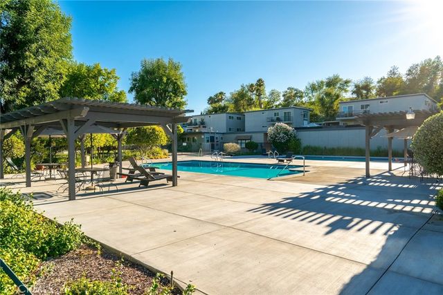 6041 Fountain Park Street 9, Woodland Hills, CA 91367