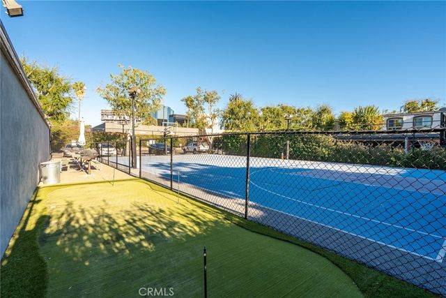 6041 Fountain Park Street 9, Woodland Hills, CA 91367