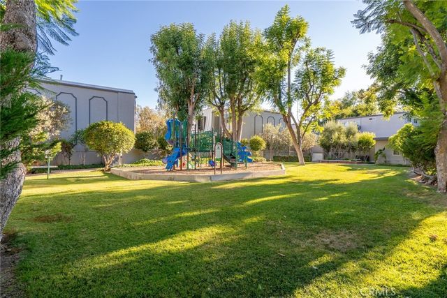 6041 Fountain Park Street 9, Woodland Hills, CA 91367