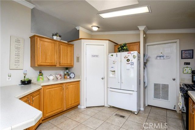 802 Roadrunner Way, Perris, CA 92570