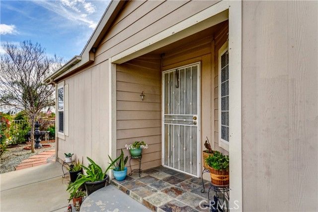 802 Roadrunner Way, Perris, CA 92570