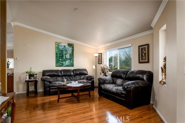 802 Roadrunner Way, Perris, CA 92570