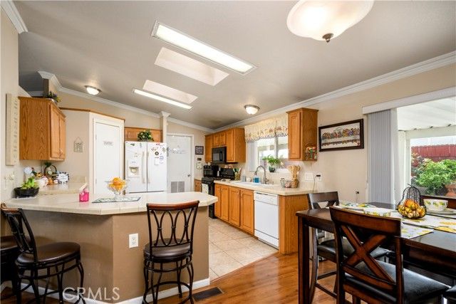 802 Roadrunner Way, Perris, CA 92570