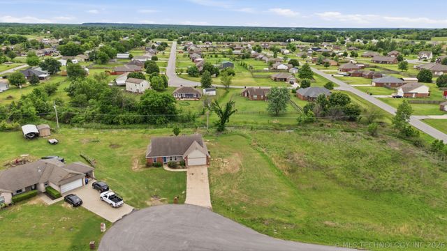 18952 Savage Court, Collinsville, OK 74021