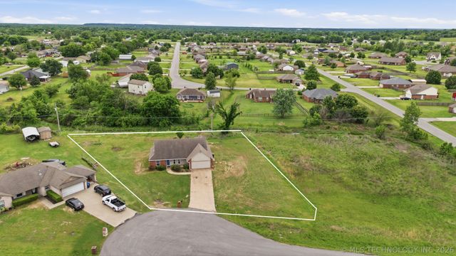 18952 Savage Court, Collinsville, OK 74021