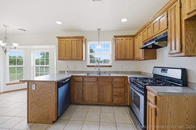 18952 Savage Court, Collinsville, OK 74021