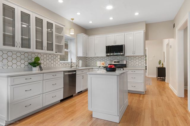 5257 N Laporte Avenue, Chicago, IL 60630