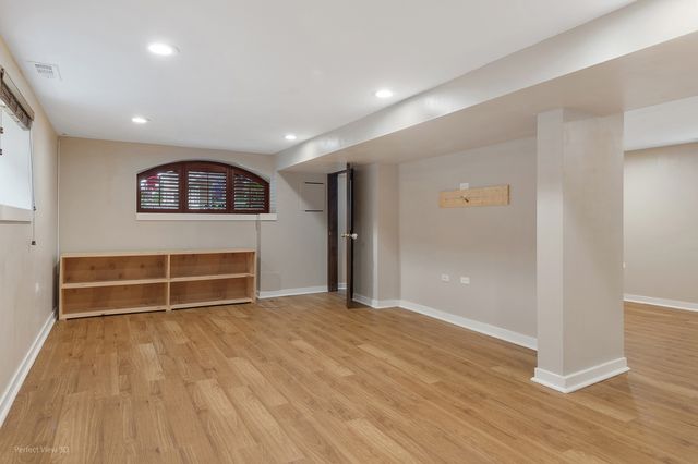 5257 N Laporte Avenue, Chicago, IL 60630