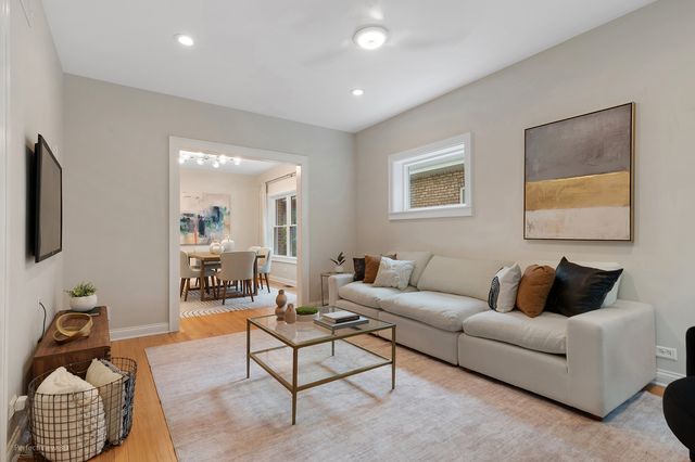 5257 N Laporte Avenue, Chicago, IL 60630