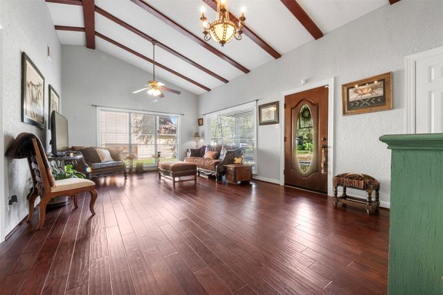 516 Clayton Street, Tomball, TX 77375
