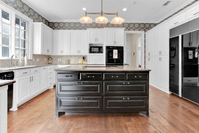 408 E Jolly Street, Palestine, TX 75801