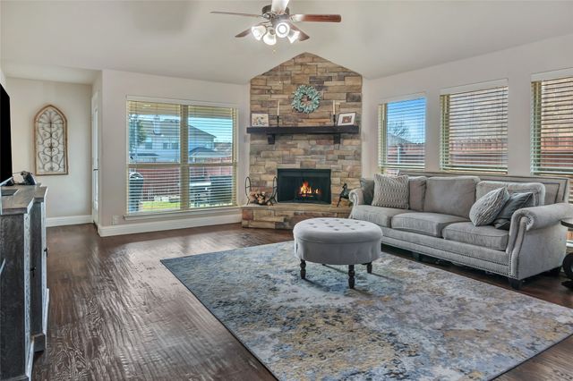 629 Fox View Drive, Fort Worth, TX 76131