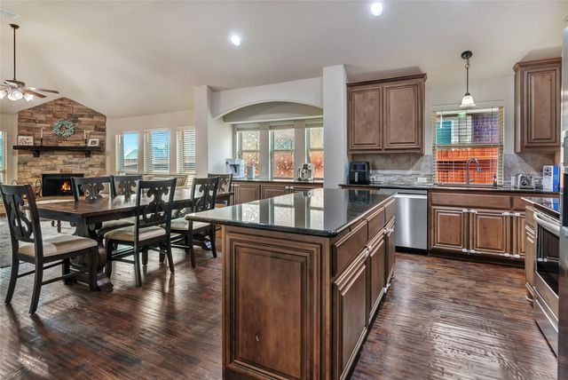 629 Fox View Drive, Fort Worth, TX 76131