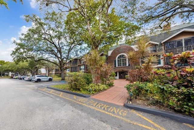 3670 Inverrary Drive 3y, Lauderhill, FL 33319