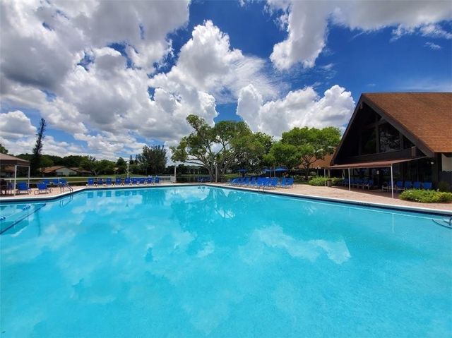 3670 Inverrary Drive 3y, Lauderhill, FL 33319