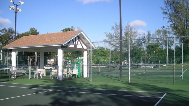 3670 Inverrary Drive 3y, Lauderhill, FL 33319