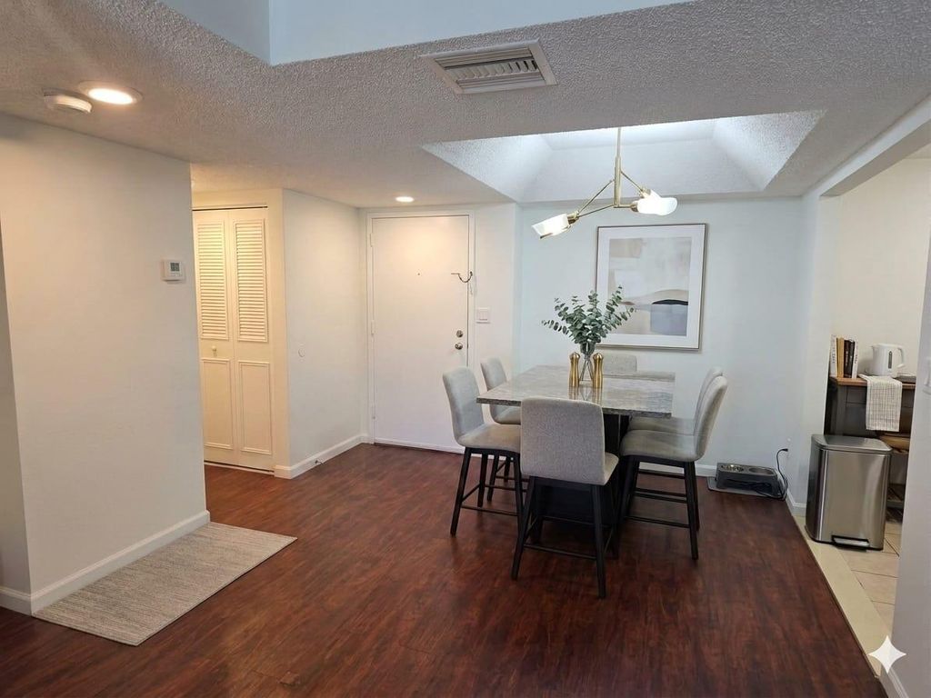 3670 Inverrary Drive 3y, Lauderhill, FL 33319
