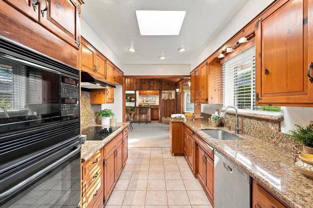 3721 Laura Ct, Sacramento, CA 95821