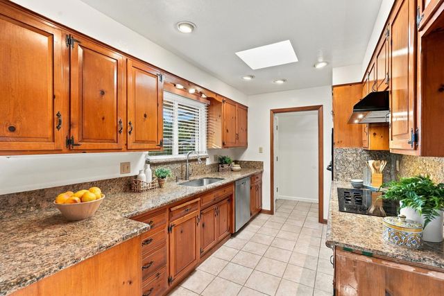 3721 Laura Ct, Sacramento, CA 95821