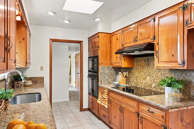 3721 Laura Ct, Sacramento, CA 95821