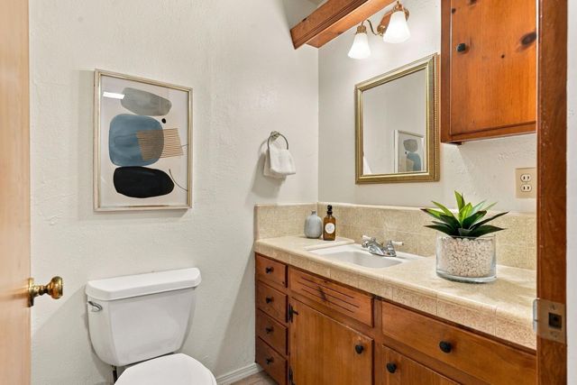 3721 Laura Ct, Sacramento, CA 95821
