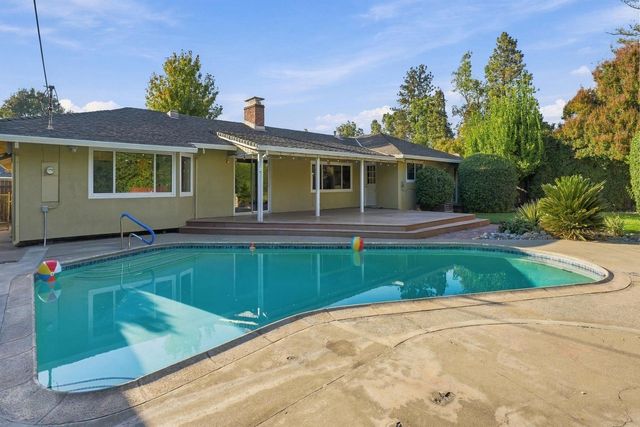 3721 Laura Ct, Sacramento, CA 95821