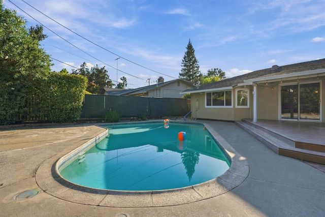 3721 Laura Ct, Sacramento, CA 95821