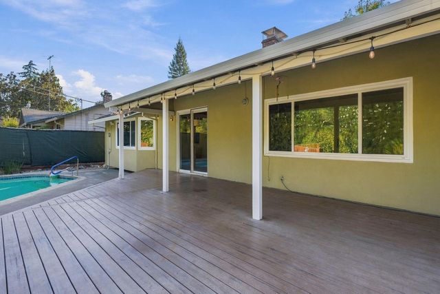 3721 Laura Ct, Sacramento, CA 95821