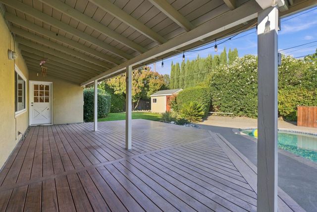 3721 Laura Ct, Sacramento, CA 95821