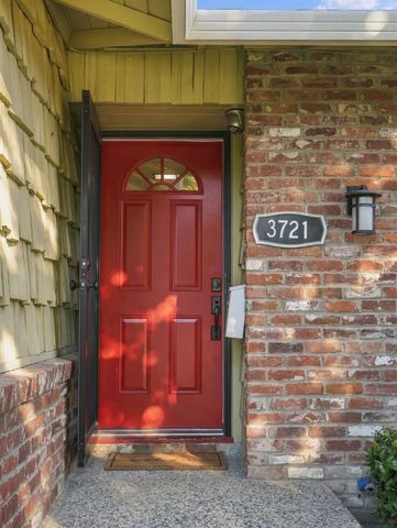 3721 Laura Ct, Sacramento, CA 95821