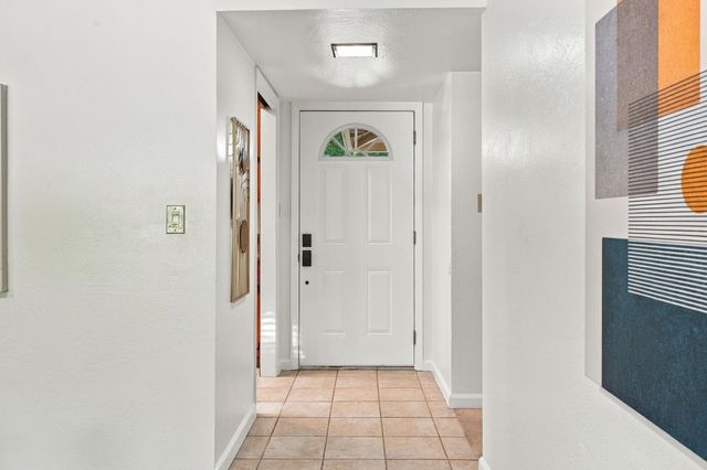 3721 Laura Ct, Sacramento, CA 95821