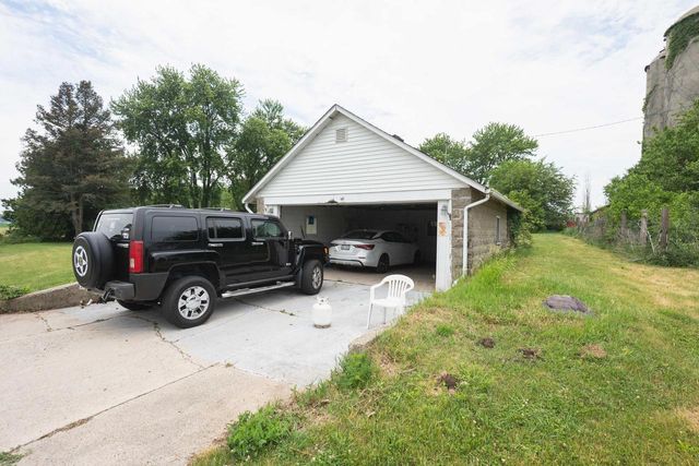 W7852 Town Hall ROAD, Sharon, WI 53585