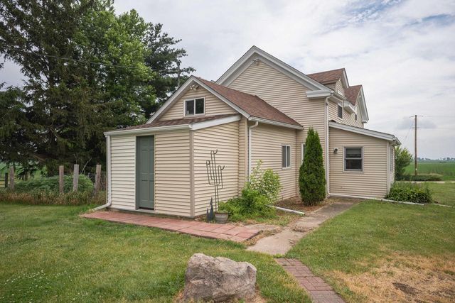 W7852 Town Hall ROAD, Sharon, WI 53585