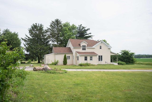 W7852 Town Hall ROAD, Sharon, WI 53585