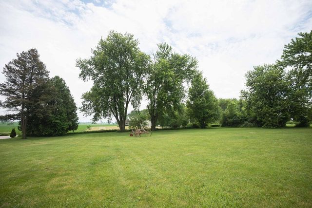 W7852 Town Hall ROAD, Sharon, WI 53585