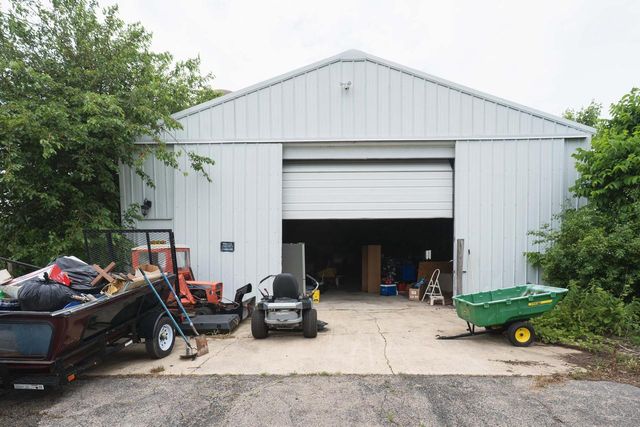 W7852 Town Hall ROAD, Sharon, WI 53585