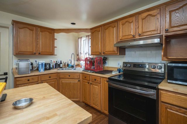 W7852 Town Hall ROAD, Sharon, WI 53585