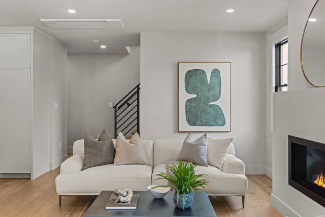 85 Quincy St 85, Medford, MA 02155