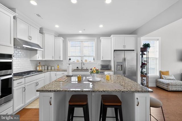 727 FRIENDSHIP HILL DR, Collegeville, PA 19426