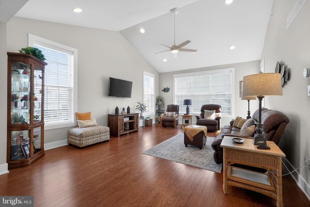 727 FRIENDSHIP HILL DR, Collegeville, PA 19426