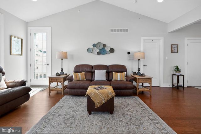 727 FRIENDSHIP HILL DR, Collegeville, PA 19426