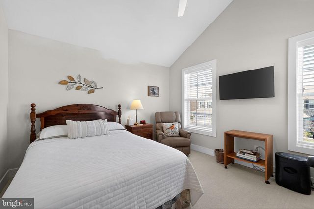 727 FRIENDSHIP HILL DR, Collegeville, PA 19426