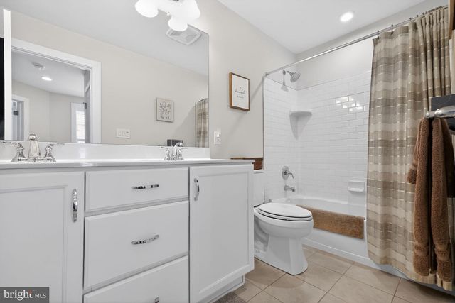 727 FRIENDSHIP HILL DR, Collegeville, PA 19426