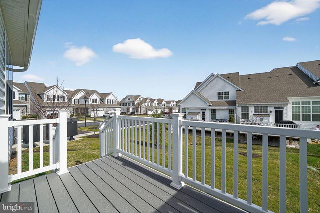 727 FRIENDSHIP HILL DR, Collegeville, PA 19426