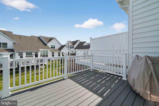727 FRIENDSHIP HILL DR, Collegeville, PA 19426