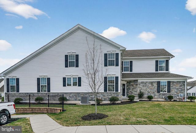 727 FRIENDSHIP HILL DR, Collegeville, PA 19426